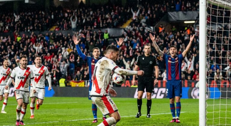 «Райо» спас матч с «Леванте» голом в компенсированное время. Судья не заметил игру рукой